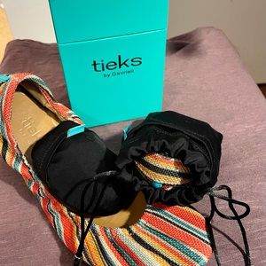 Tieks Ballet Flats, size 8, Sunset Stripe